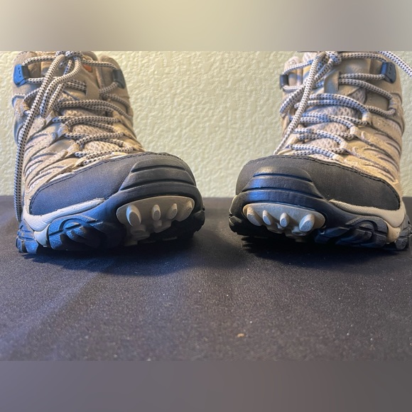 Merrell Women's Moab Ventilator Mid Boot Size 8 Lace Up Hiking Boots, worn once! - Picture 2 of 15